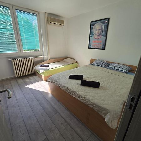 City Center Apt Wfree P Skopje Exterior foto