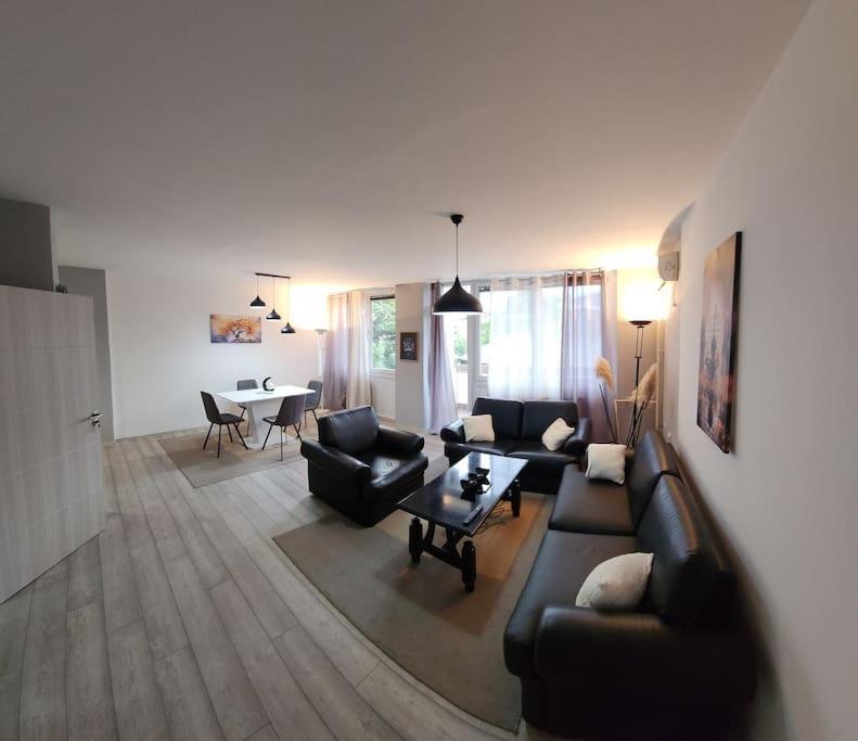 City Center Apt Wfree P Skopje Exterior foto